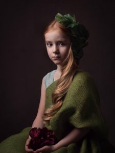 Porträttfoto, barnfotograf stockholm, fineart portraits, stylade fotografering, model för en dag fotografing stockholm, fotograf tullinge