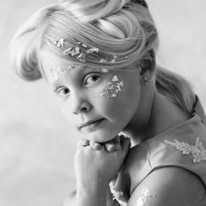 Porträttfoto, barnfotograf stockholm, fineart portraits, stylade fotografering, model för en dag fotografing stockholm, fotograf tullinge