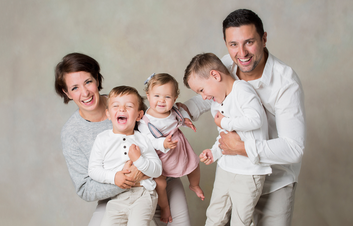 barnfotograf stockholm,. porträttfotograf stockholm. syskonfotografering, familjefotofoto stockholm, babyfoto, nyföddfotografering stockholm, tullinge, terri lindholm, lindholm photography