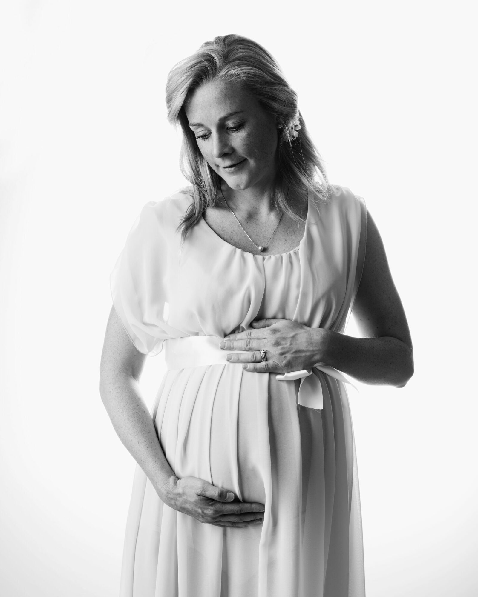 gravidfotografering stockholm, pregnancy photos in a studio, stockholm