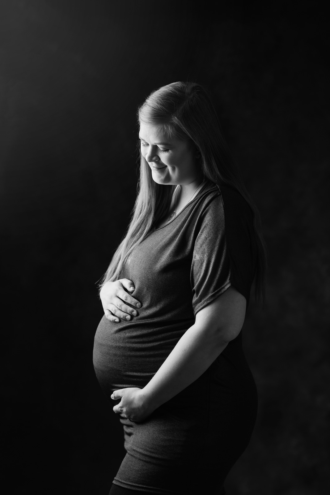 gravidfotografering stockholm, pregnancy photos in a studio, stockholm