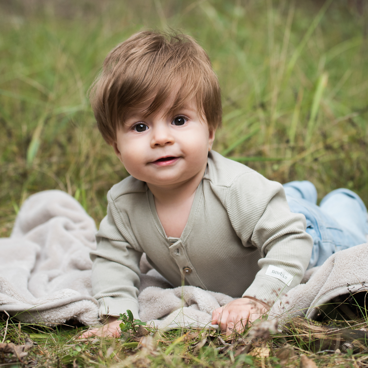 barnfoto utomhus, fotograf tullinge, utomhus barnfotografering, barnfotograf stockholm,. porträttfotograf stockholm. syskonfotografering, familjefotofoto stockholm, babyfoto, nyföddfotografering stockholm, tullinge, terri lindholm, lindholm photography