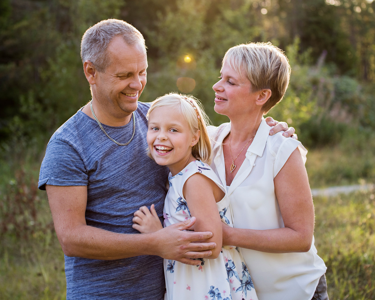 utomhus barnfotografering, barnfotograf stockholm,. porträttfotograf stockholm. syskonfotografering, familjefotofoto stockholm, babyfoto, nyföddfotografering stockholm, tullinge, terri lindholm, lindholm photography