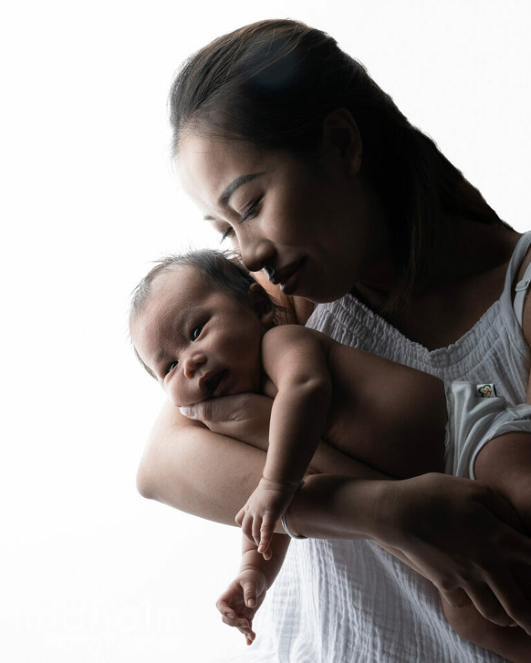 Nyföddfotografering stockholm, nyföddfoto studio, fotograf nyfödd, Nyföddfotograf stockholm, nyföddfoto huddinge, nyföddfoto botkyrka, mamma och baby