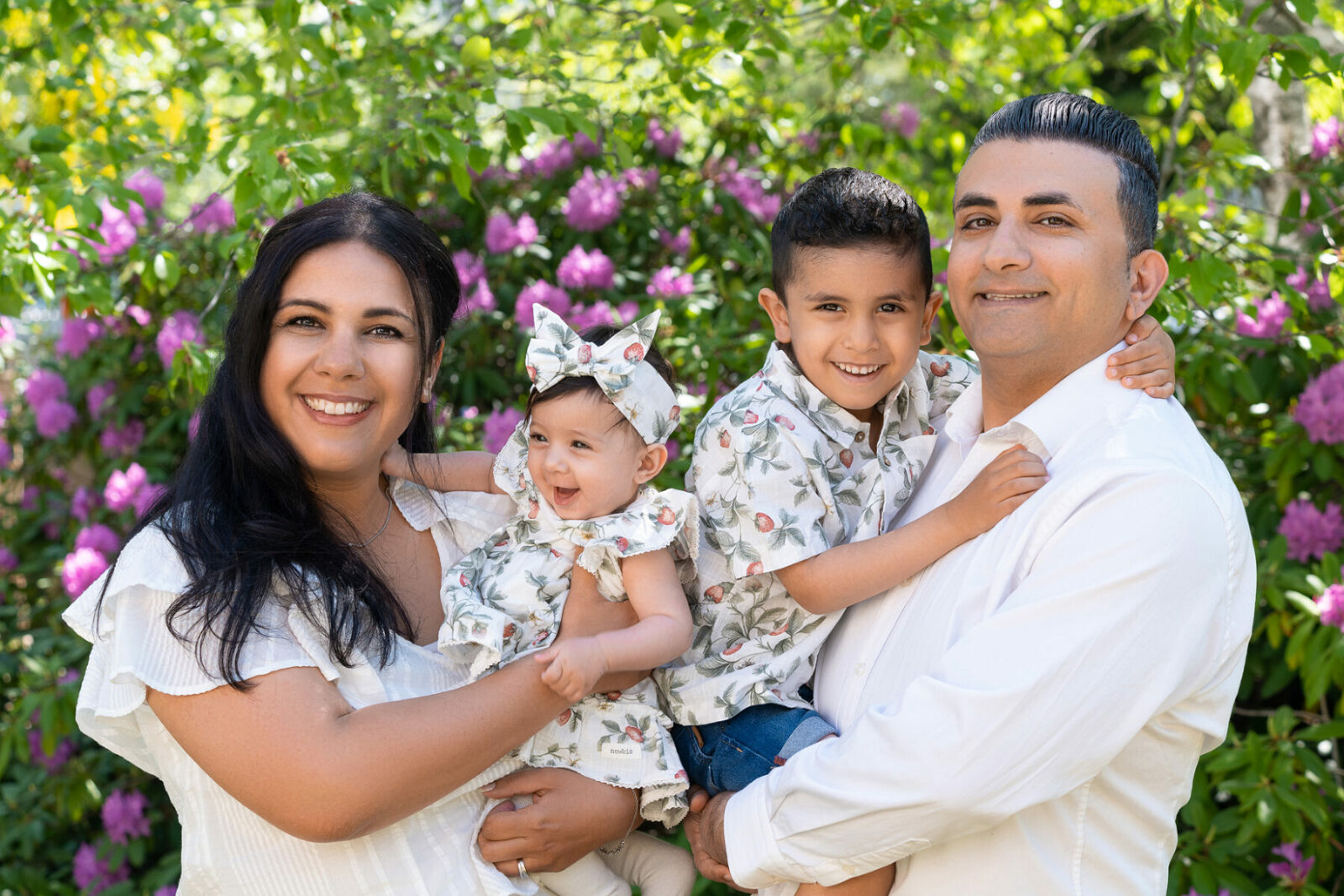 familjefotografering i trädgård