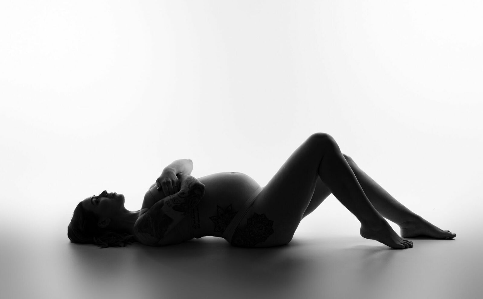 gravidfotografering i studio, fotostudio gravidfoto, maternity photo