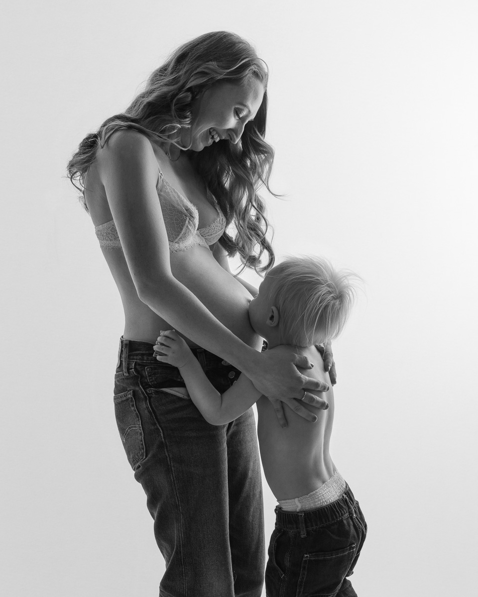 Gravidfotografering stockholm, Kvinnlig fotograf gravidfoto, gravid fotografing, maternity, mamma och barn foto gravidfoto