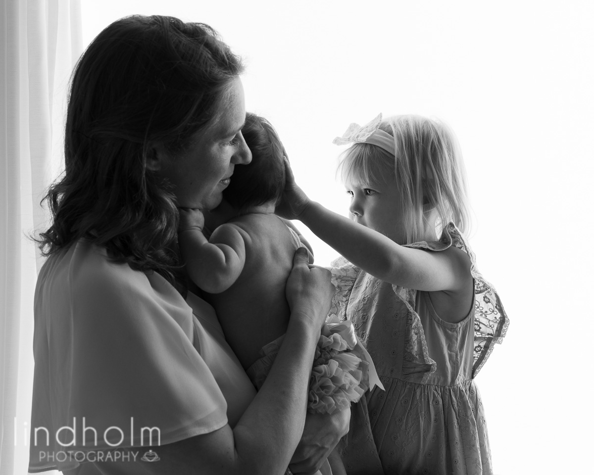 familjefoto med nyföddfotografering, familjebilder,